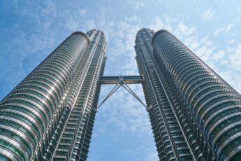 UK, US Keen to Enhance Digital Economic Cooperation with Malaysia